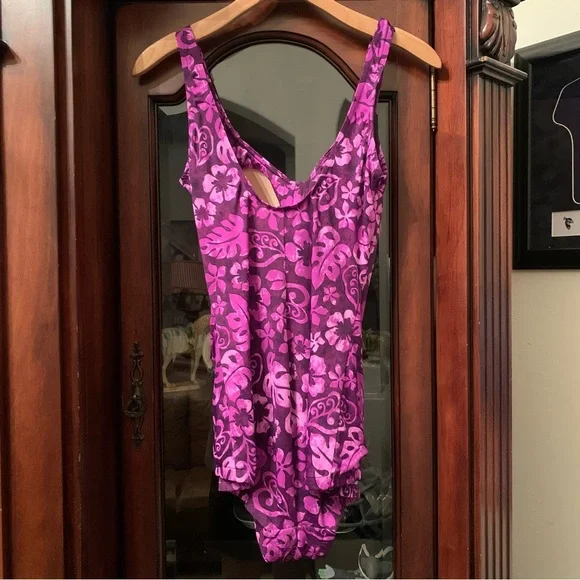 Vintage Maxine of Hollywood Purple Floral Swimsuit One Piece Figure Flattering - Picture 4 of 16